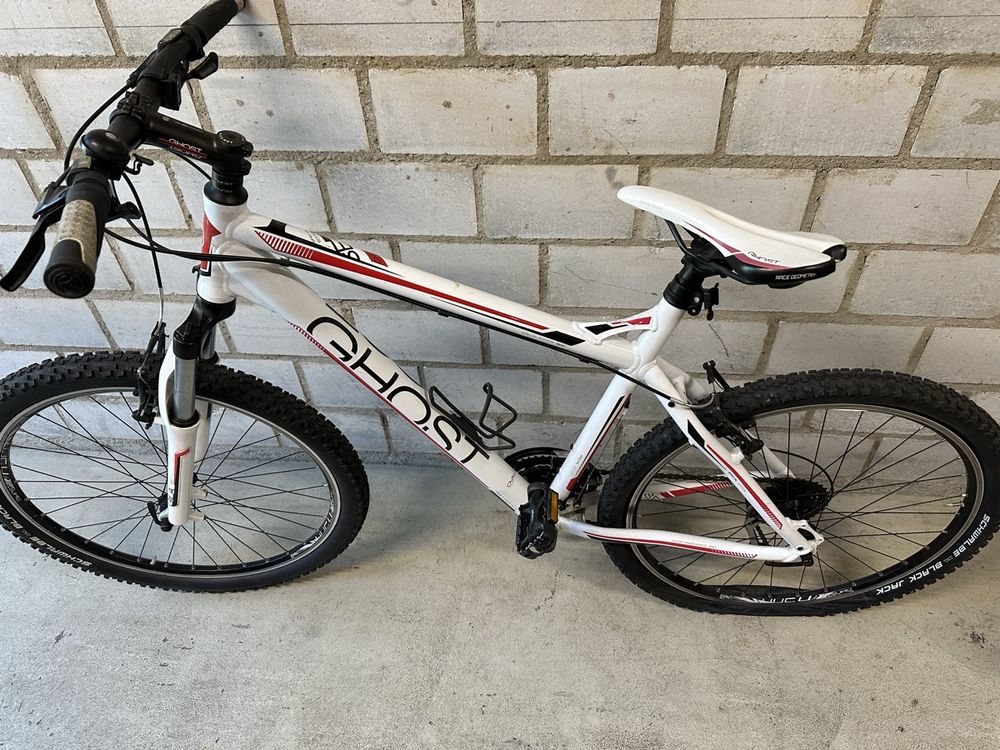 GHOST MTB Mountainbike weiss-rot, 26 Zoll Räder, Top Zustand (Gebraucht ...