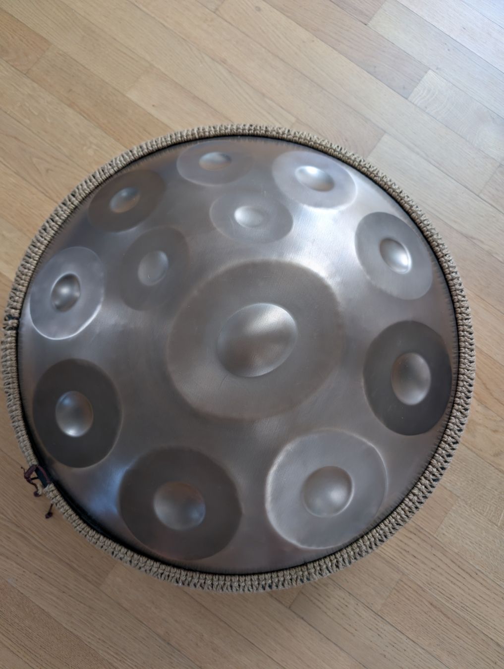 Strumenti musicali: Handpan aus Indien – Usato da Zürich venduto da Turbojoe 1