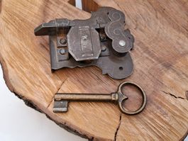 1 Möbel Schloss mit Schlüssel, DM3.7cm, DLS (3905#MBS3)