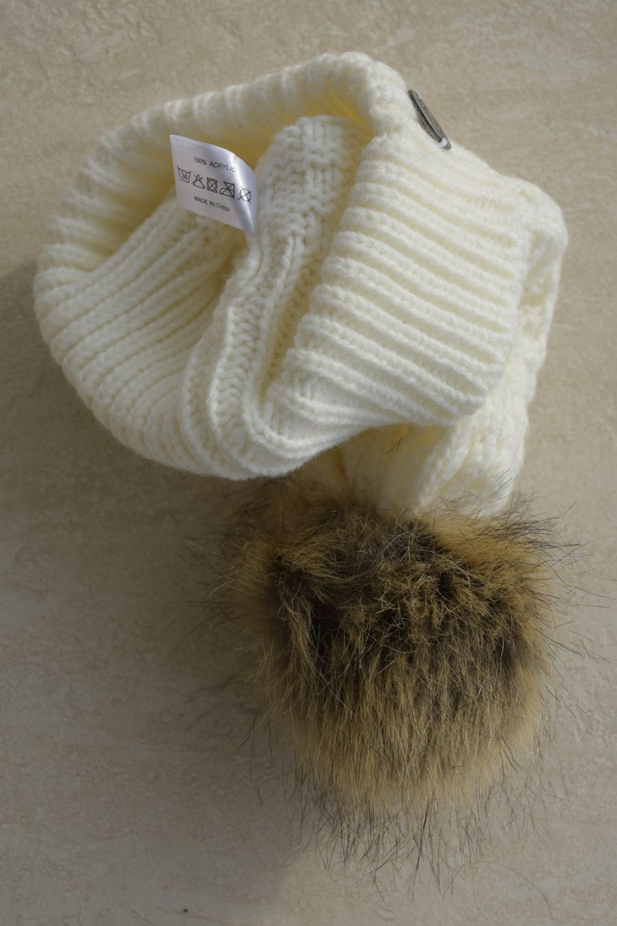 Copricapi, berretti & cappellini: Winter-Mütze mit Bommel – Usato da Kilchberg ZH venduto da bluessolo 1