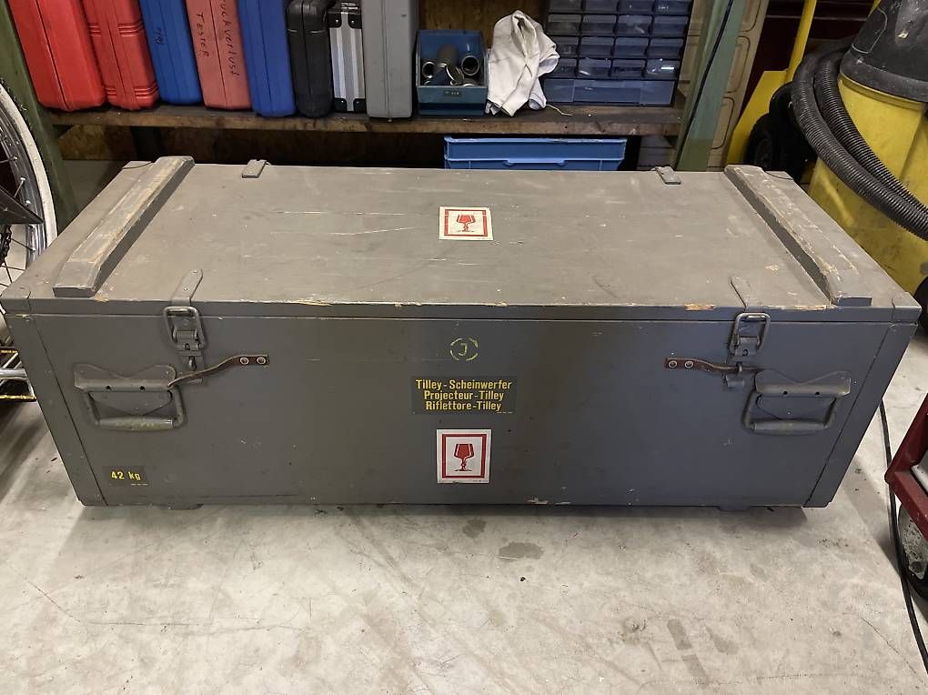 Phares: Tilley Scheinwerfer Schweizer Armee / Flutlicht /Antik  – D'occasion à Kappelen par Gere28