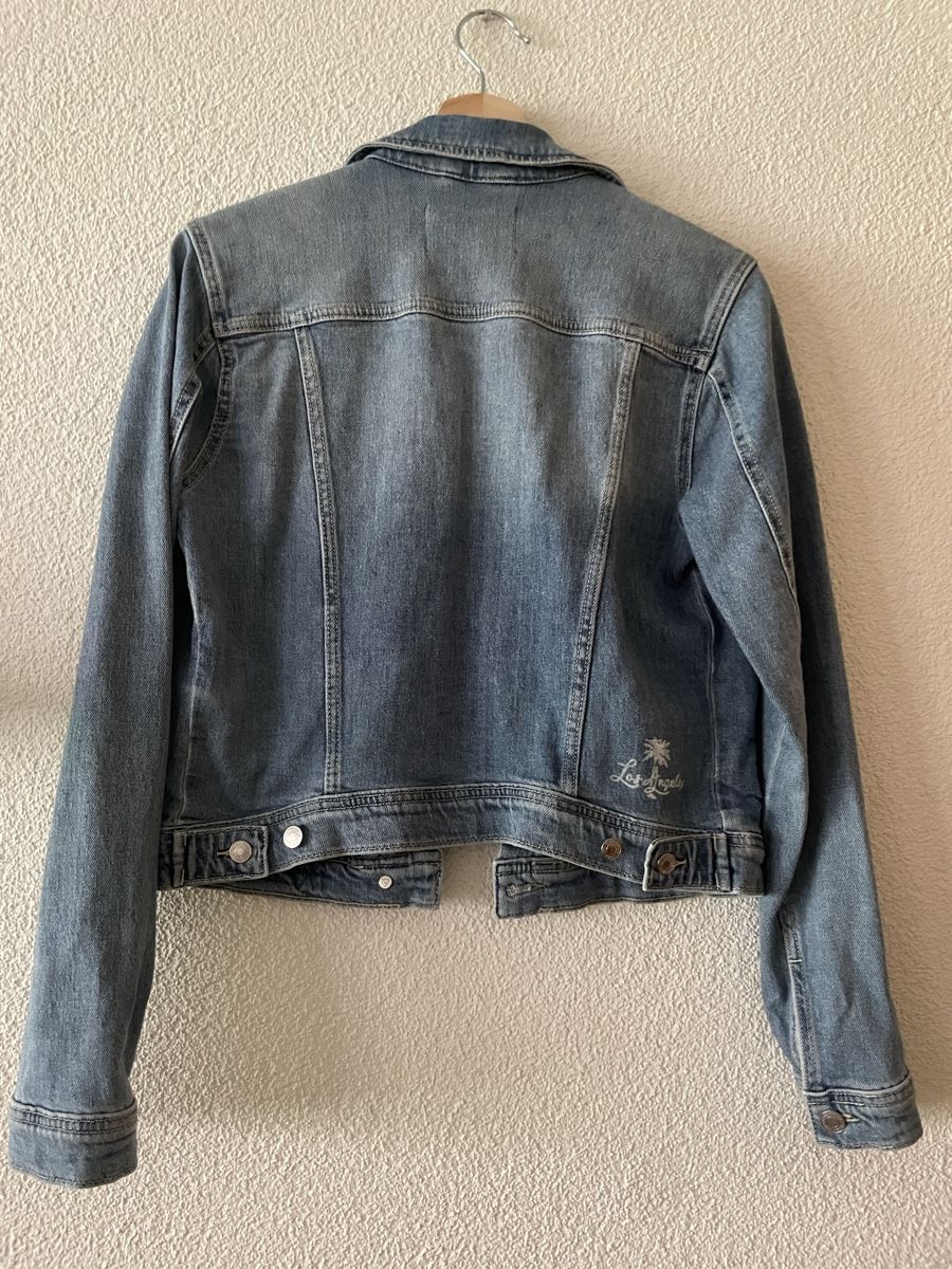 Guess Jacken: Guess Jeans Jacke Damen, XS, Hellblau – Neu (gemäss Beschreibung) aus Pfäffikon ZH von PaoM 1