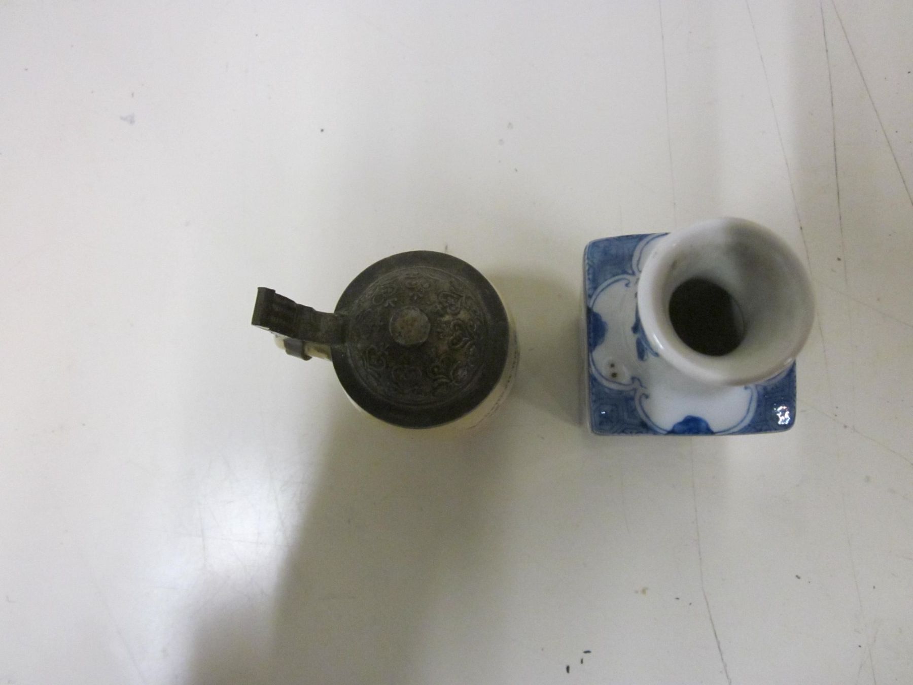 Vasi & Recipienti: Antik Petit Vase Chinois et Chope Bière Munich – Usato da Grand-lancy venduto da kohler333 4