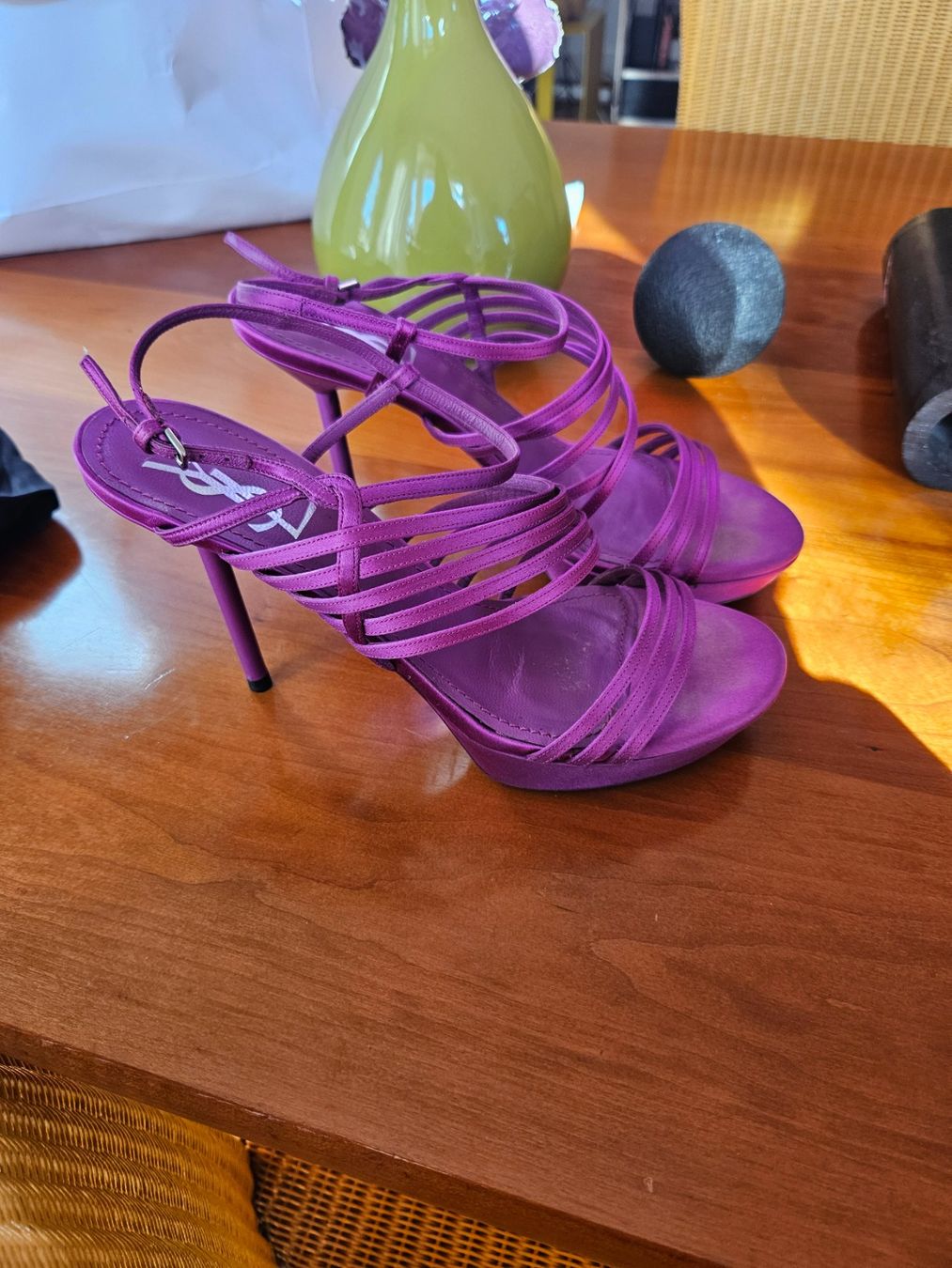 Scarpe da donna: Yves Saint Laurent Sandale – Usato da Thusis venduto da Steffi_P 2