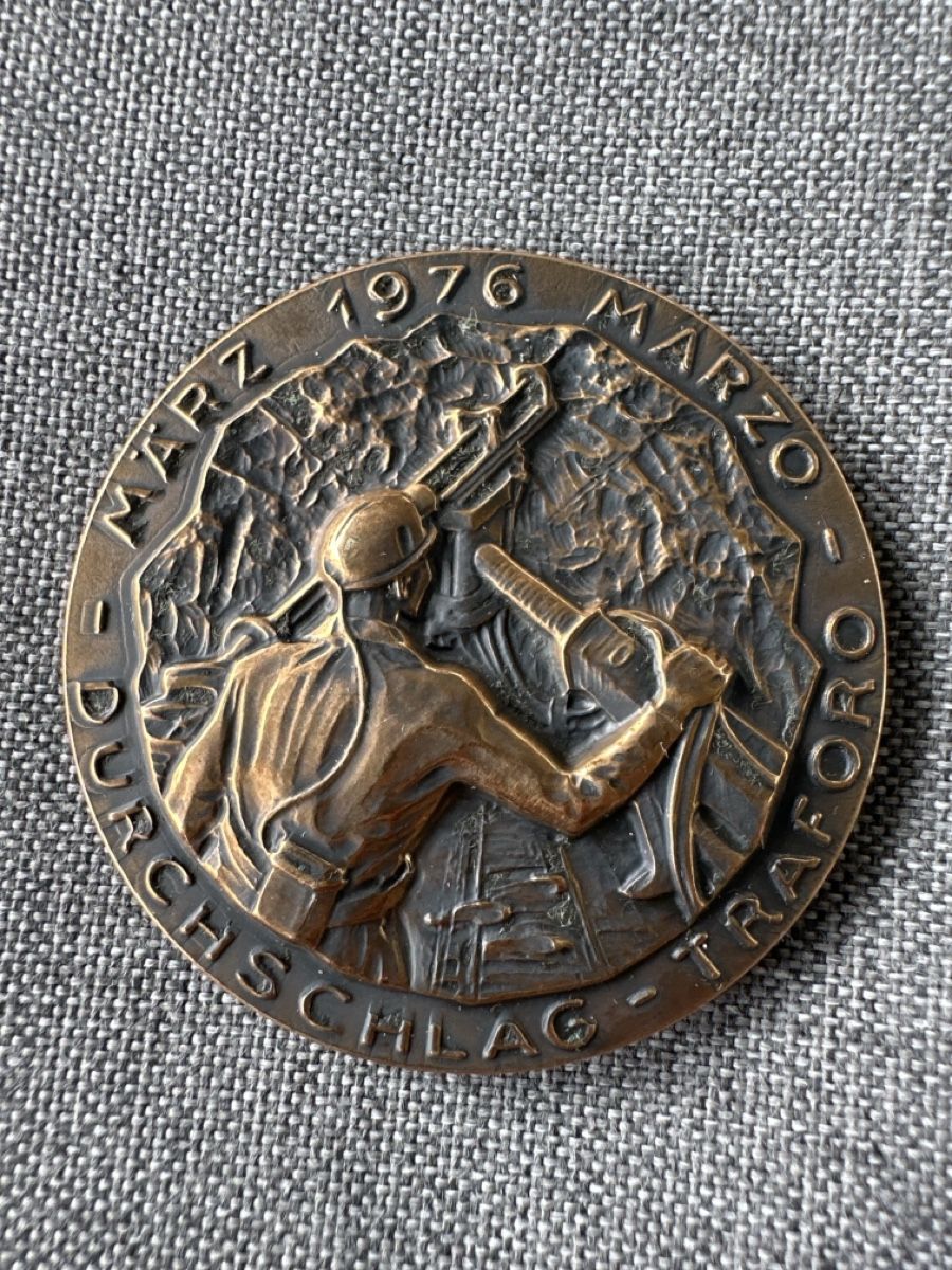 Medaglie: Bronzemedaille 1976 Gotthard Tunnel Durchschlag  – Usato da Baar venduto da Hillsboro
