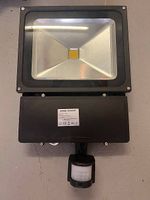100W LED Strahler mit Bewegungsmelde