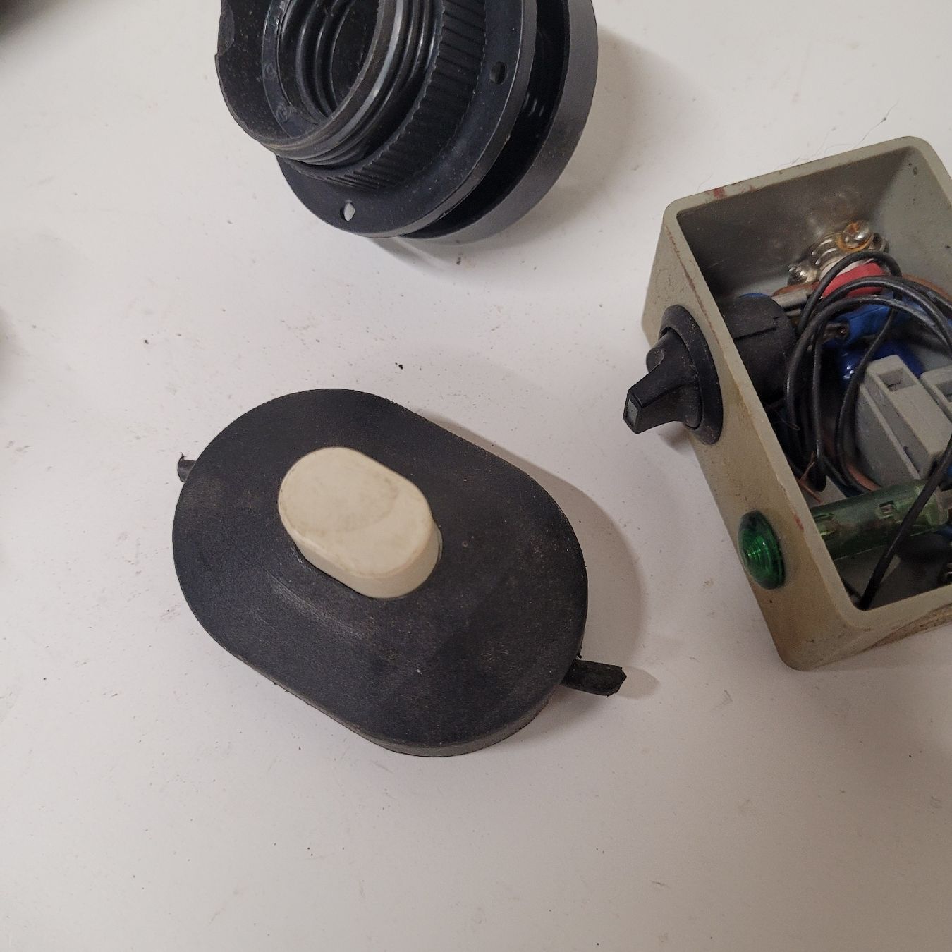 Schalter: altes elektromaterial schalter lampenfassung – Gebraucht aus Reichenburg von AK_78 2