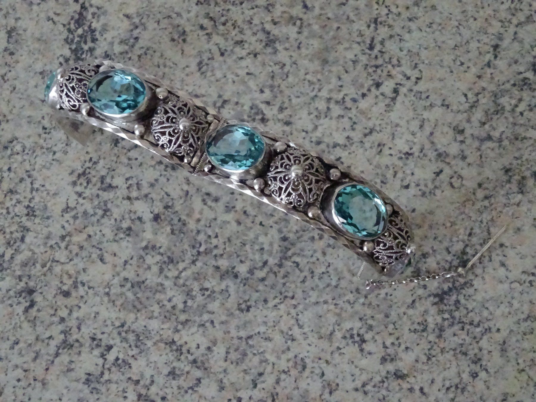 Bracciali & Braccialetti: Exklusiver Armreif / Blautopas – Usato da Esslingen venduto da FetteSchnecke 6