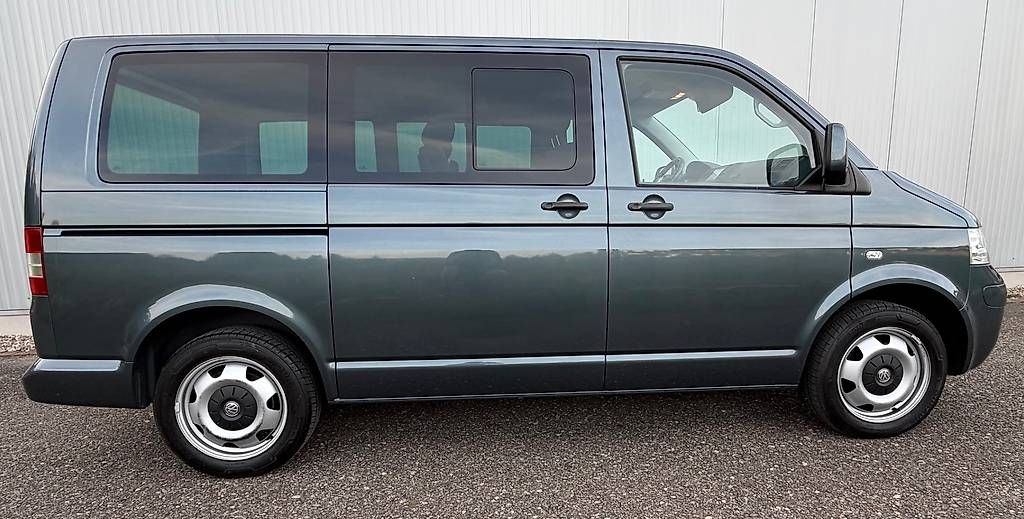 VW Automobili: VW T5 Multivan Startline 2.5L TDI – Usato da Lengnau AG venduto da Touchdownzone 2