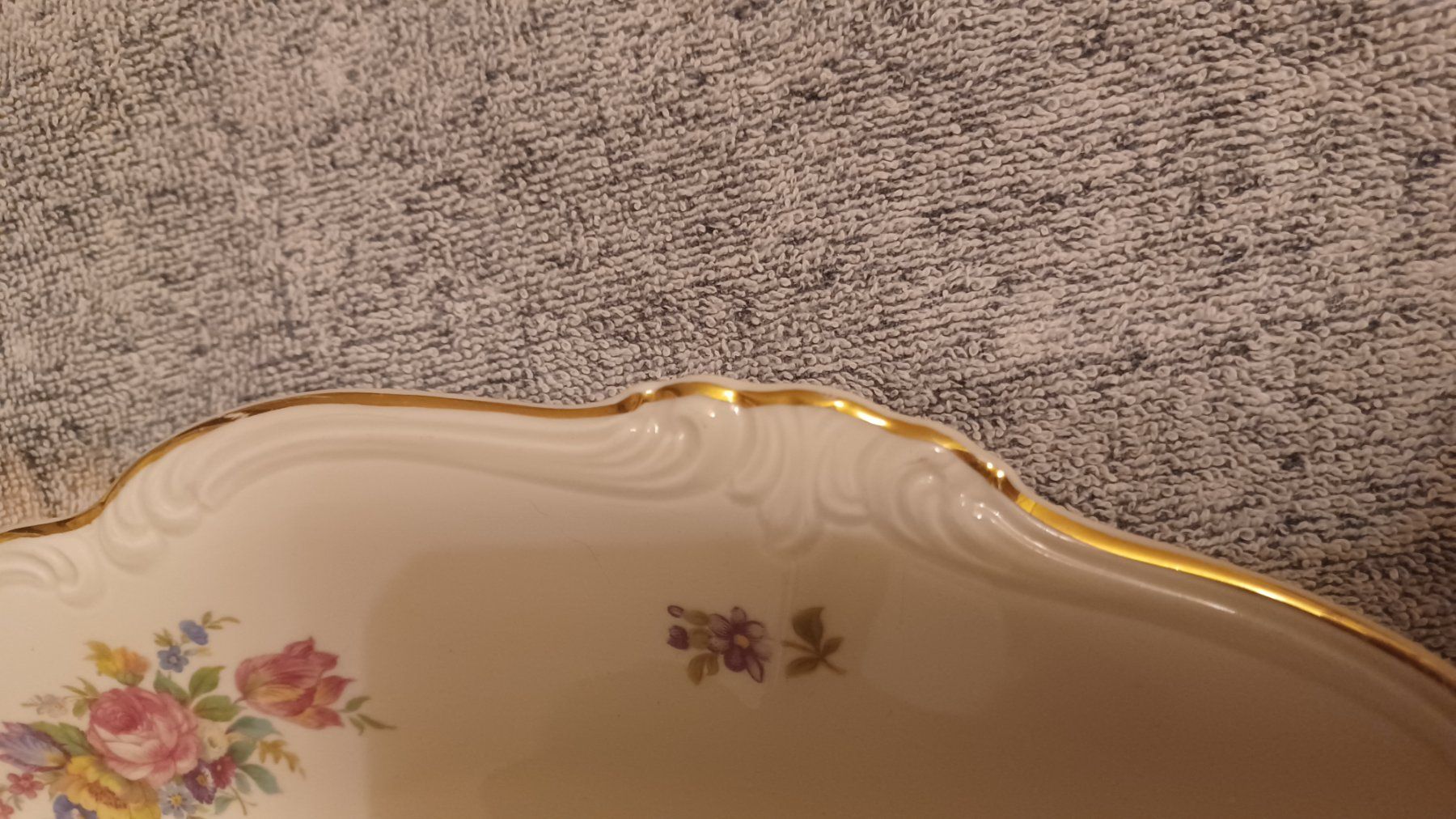 Rosenthal Piatti di portata: Rosenthal Servierteller Blumenmuster Goldrand 32cm – Usato da Winznau venduto da FlorianV 5