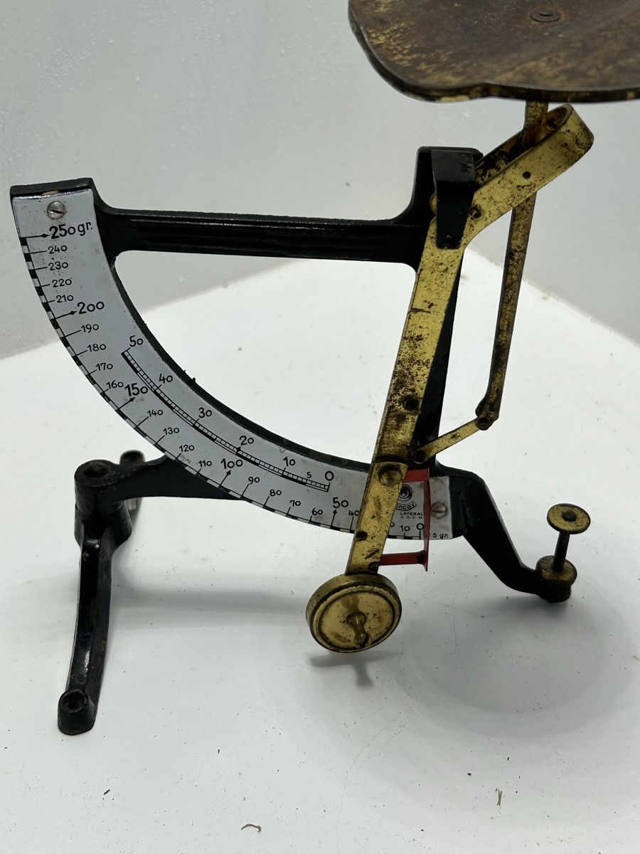 Bilance e pesi: Antike Waage Concav Latera D.H.G. 250 gr. – Usato da Madiswil venduto da Bilranis1071 1