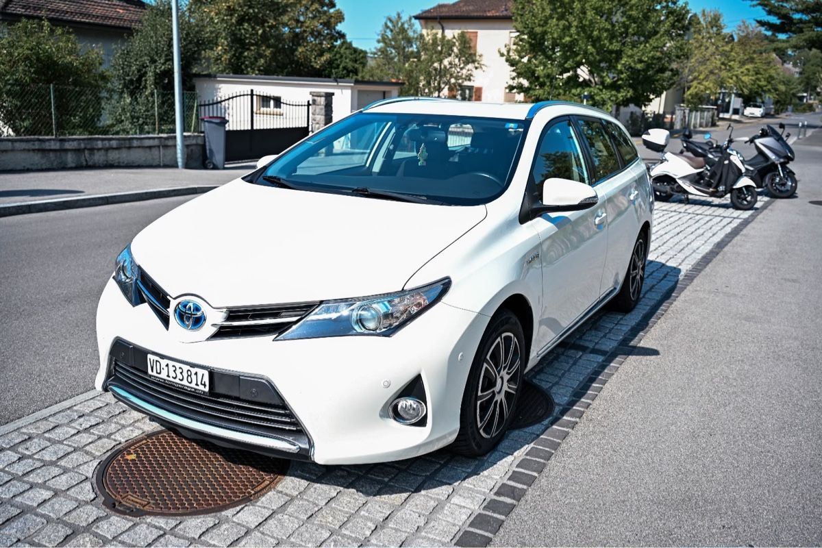 Toyota Autos: Toyota Auris Hybride  – Gebraucht aus Echandens von sou_rd75 1