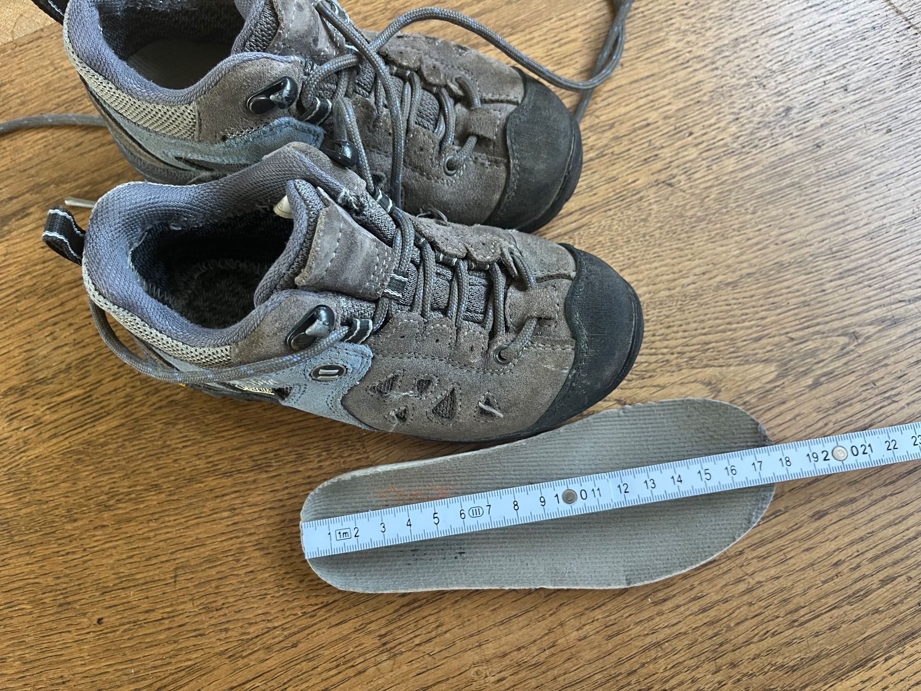 Scarpe per ragazzi: Gore-Tex Wanderschuhe Gr. 29 – Usato da Basel venduto da Malian 3
