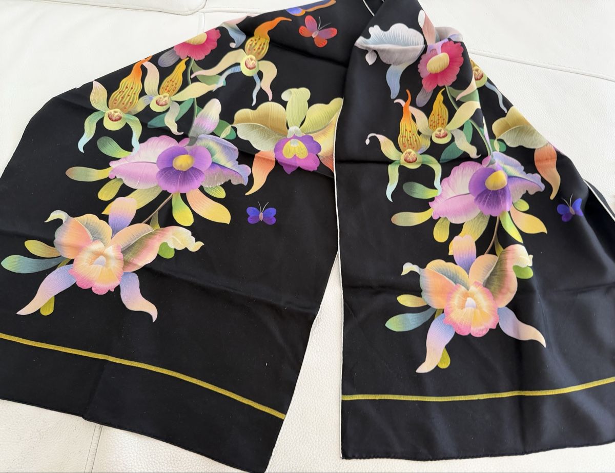 Foulards, Tücher & Schals: Seiden Schal 🌸 – Gebraucht aus Opfikon von Luis144