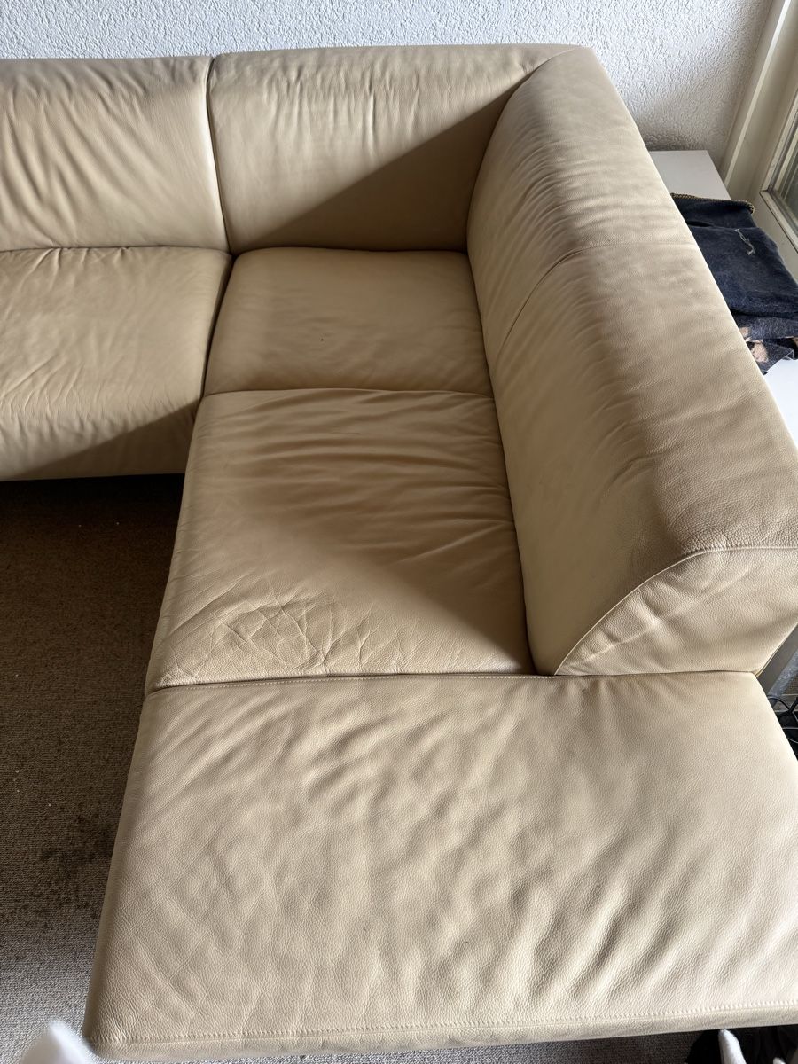 Divani: Echtleder Ecksofa Beige, muss schnell weg! – Usato da Biel/Bienne venduto da Thierry840