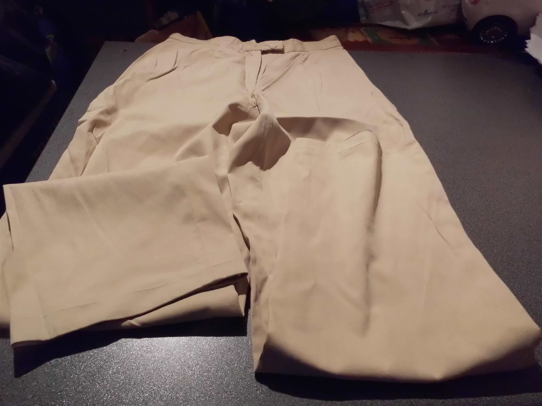 Pantaloni: Hose Grösse 36, St. Emile, hellbraun – Usato da Zürich venduto da abraxas1291