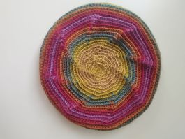 Béret multicolore fait main - Idéal pour l'hiver!