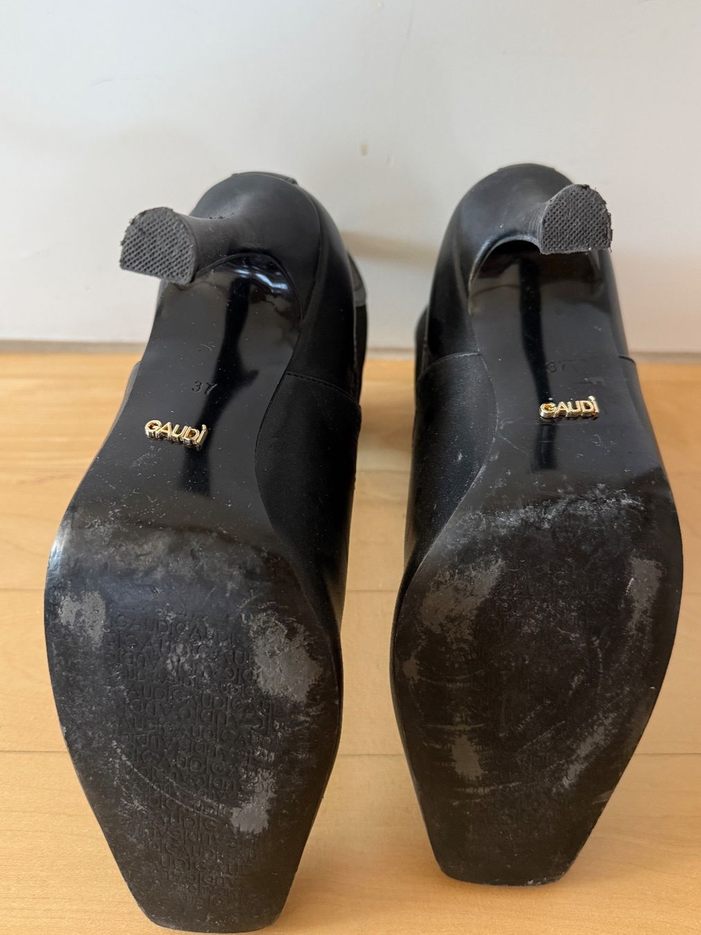 Scarpe da donna: GAUDÌ Echtleder Stiefeletten Gr. 37 – Usato da Wädenswil venduto da Bixio 2