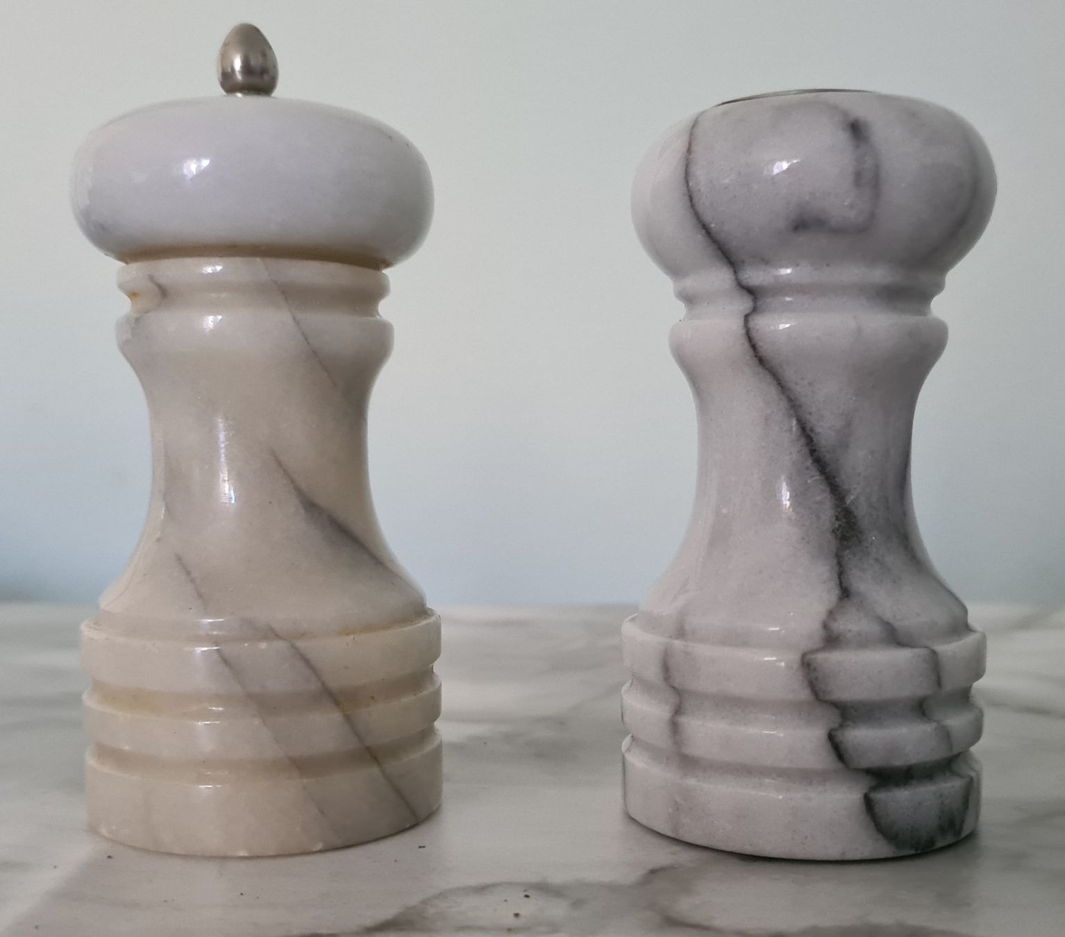 Set di piatti: Salz-und Pfefferstreuer Marmorstein – Usato da Winterthur venduto da bibummi 4