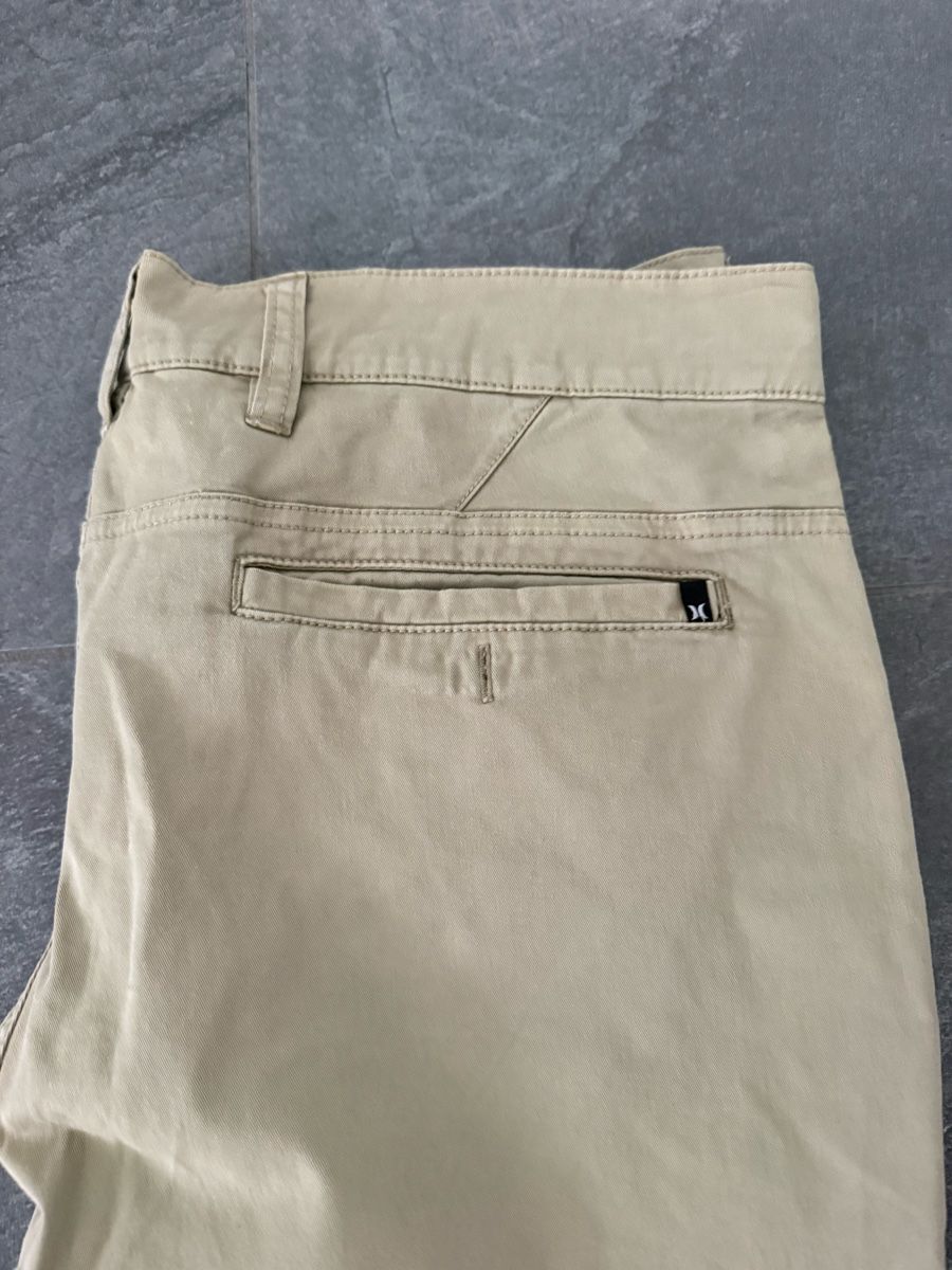 Pantaloni: Hurley Chino Hose/ Sommerhose – Usato da Davos Platz venduto da mon_v2vm 2