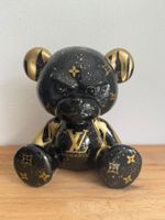 Kunstbär Pop Art „Luxury Noir“ - LV Style
