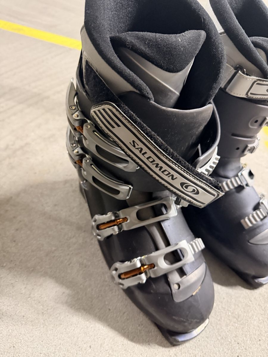Salomon Chaussures hommes: Salomon Skischuhe gebraucht – D'occasion à Lauerz par ant_5h95