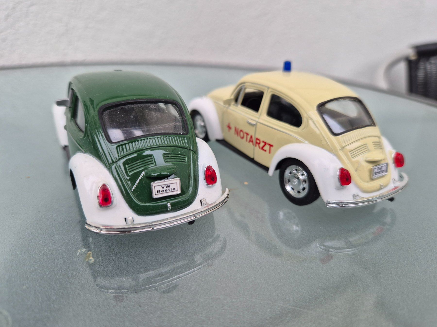 Volkswagen Modellini d'auto: VW Käfer Police + Artzt. 13:2 – Usato da Oberbuchsiten venduto da laffite54 1