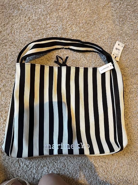 Borse da donna: Brand new bag from Globus – Usato da Pully venduto da vik_2mrb