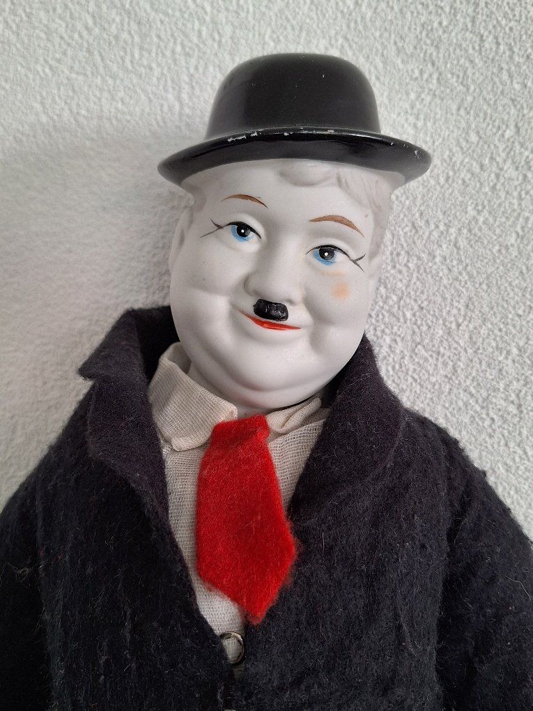 Poupées: Poupée Oliver Hardy, selon photos – D'occasion à Saxon par flicfloc 1