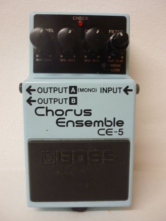 BOSS Chorus Ensemble CE-5