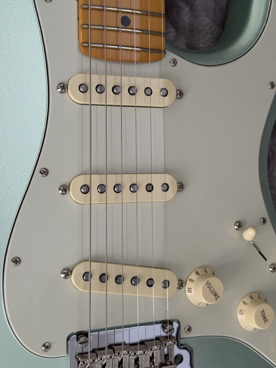 Fender Strumenti musicali: Neue Fender American Pro II Stratocaster – Nuovo (secondo la descrizione) da zuchwil venduto da solotin74 2