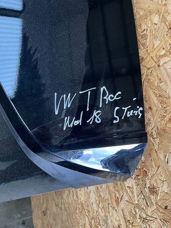 VW Tutti pezzi di ricambio auto: Heckklappe zu VW T-Roc – Usato da Safenwil venduto da vw-teile 2