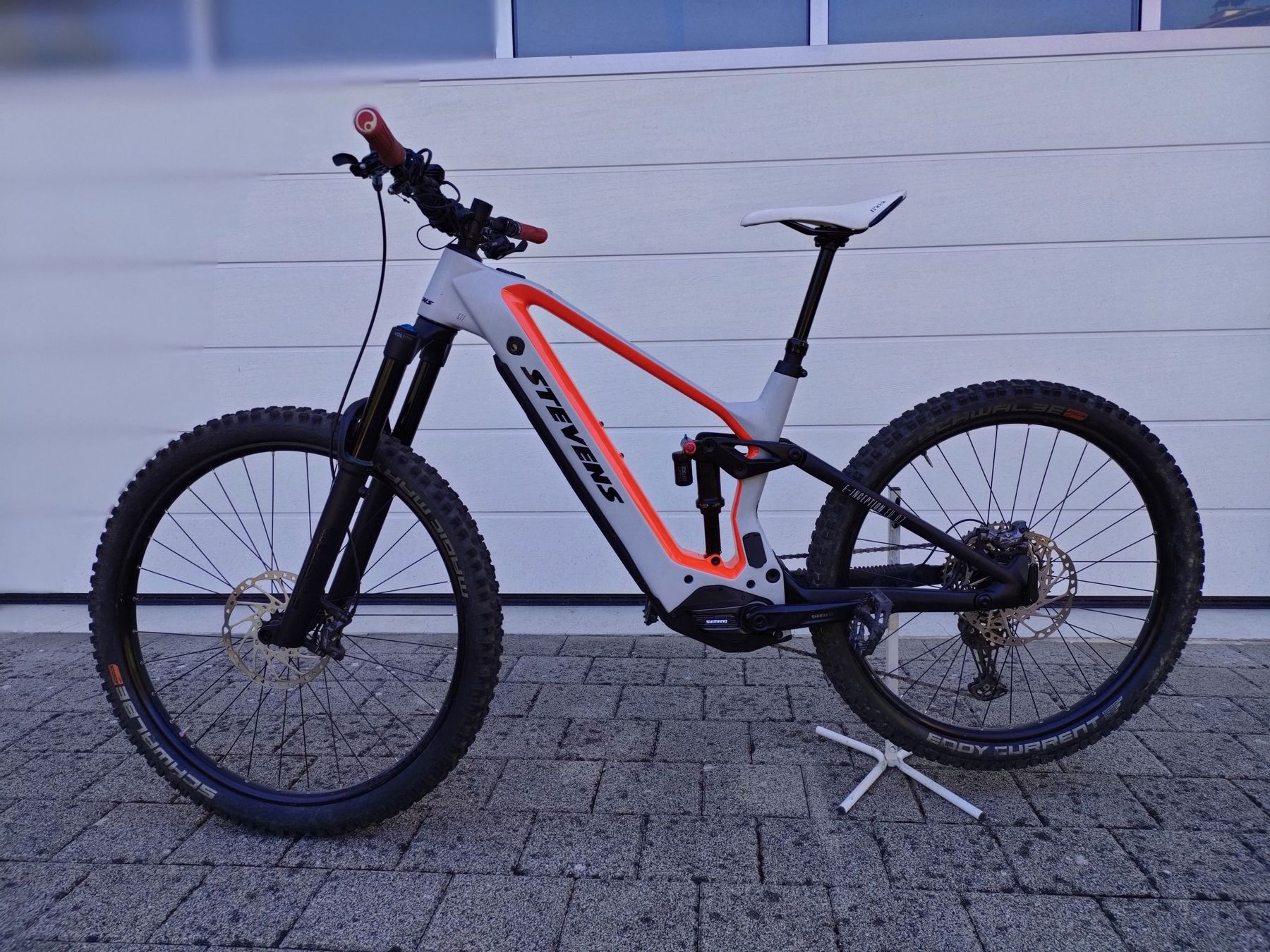 Stevens Velos: STEVENS E-Inception Carbon – Gebraucht aus Rorbas von Angahuan
