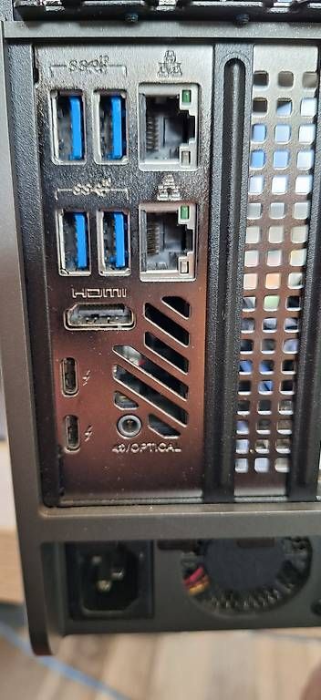 Intel PC: INTEL NUC Mini Server Xeon 64GB RAM + 1TB SSD – Usato da Berikon venduto da texmurphy901 1