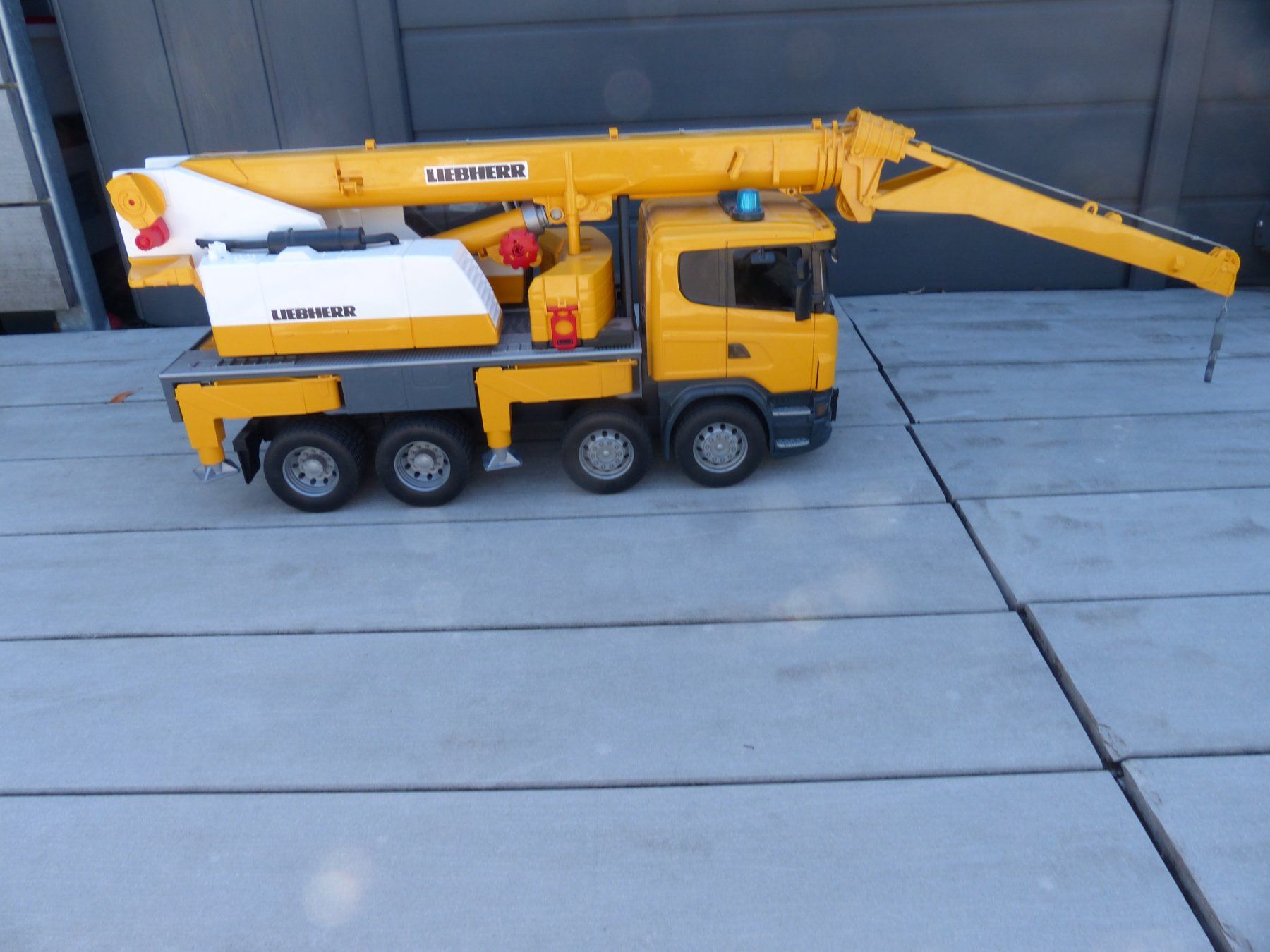 Bruder Jouets: Kranwagen Liebherr – D'occasion à Jona par Cinnestig