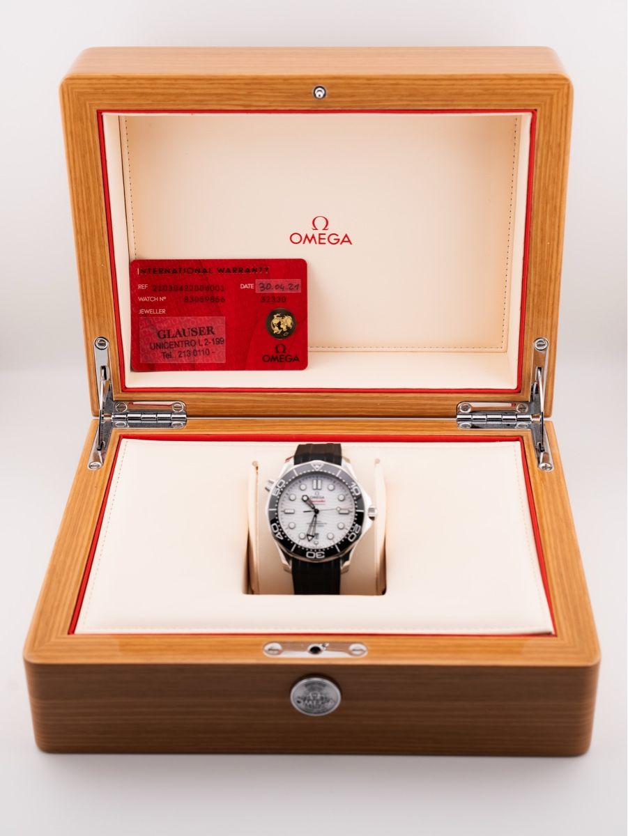 Omega Uhren: Omega Seamaster Diver 300M weiss – Gebraucht aus Zürich von Timely_Deals 7