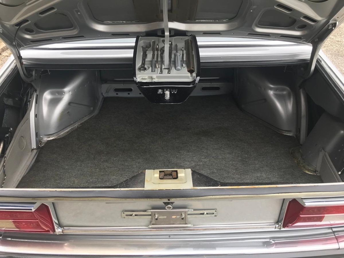 BMW Automobili: BMW 528i Oldtimer, Top Zustand, Veteran – Usato da Neschwil venduto da Luna19610 8