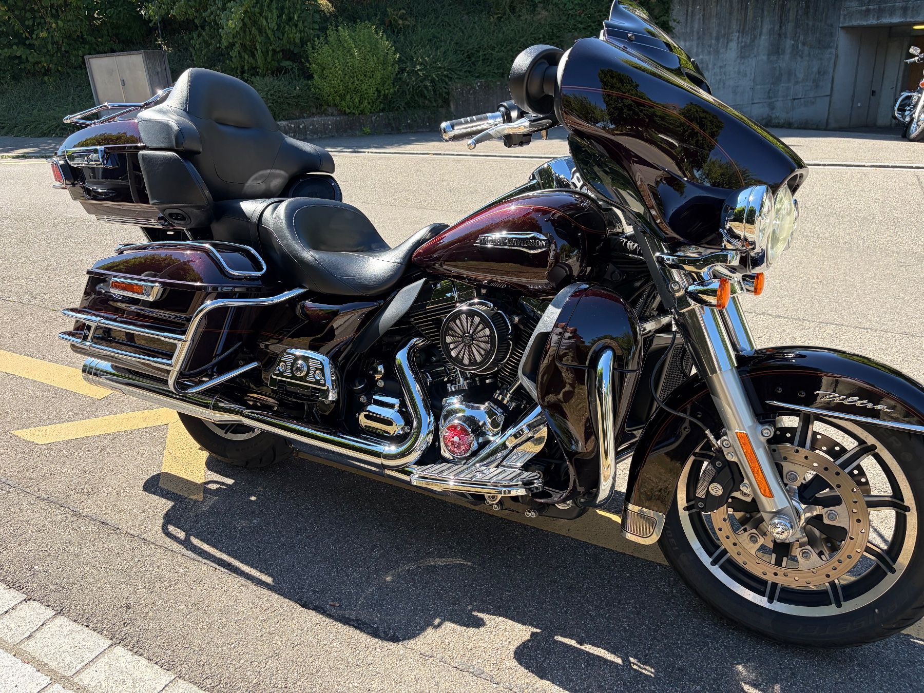Harley-Davidson Touring: Harley Davidson Ultra  Glide Rushmore Touring Jekyll Hyde – D'occasion à Rütihof par elcheffe81