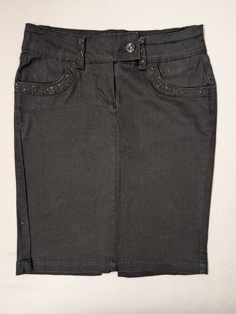 Jupe crayon noire taille 38 strass bon état