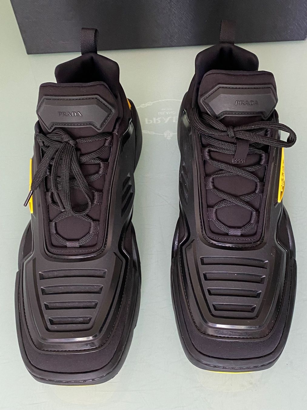 Prada Herrenschuhe: PRADA Techno Stretch Gummi Leder Low Top Sneakers 43.5 – Gebraucht aus Kreuzlingen von kruezbiz 6
