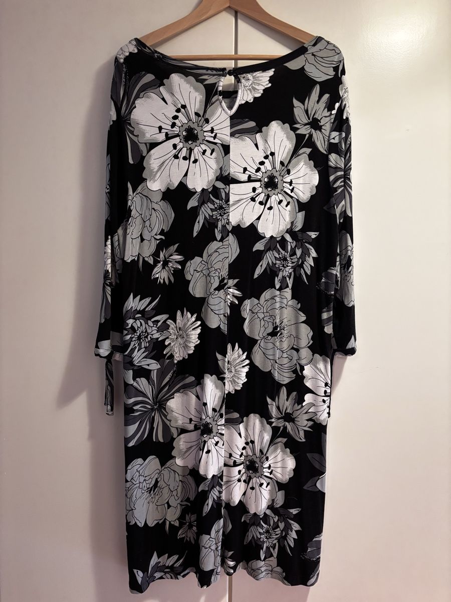 Vestiti: Schmeichelndes, elegantes Kleid / Longtunika Gr. 48 – Usato da Basel venduto da diewebmeisterin 1
