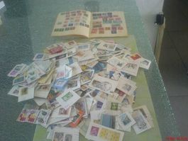 viele diverse Briefmarken und Heftli