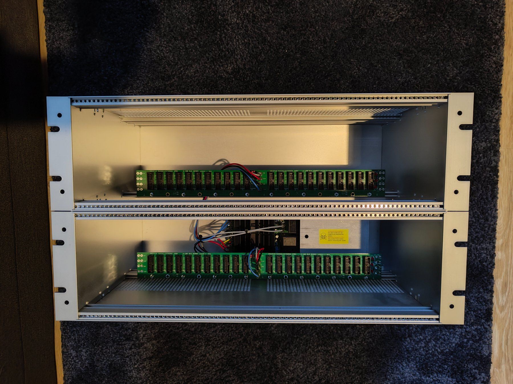Strumenti musicali: Doepfer A-100 G6 PSU3 – Usato da Onex venduto da Bidouba
