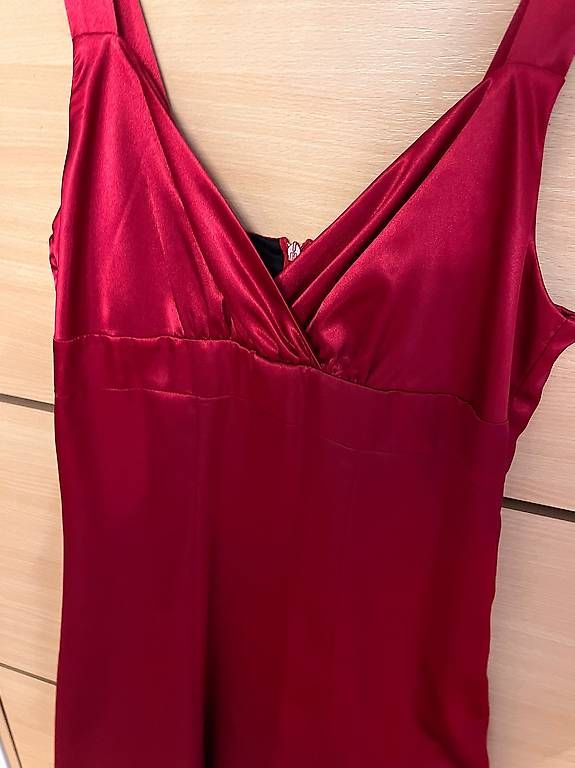 Vestiti: Vendo abito festivo rosso – Usato da Jona venduto da sen_vd8v