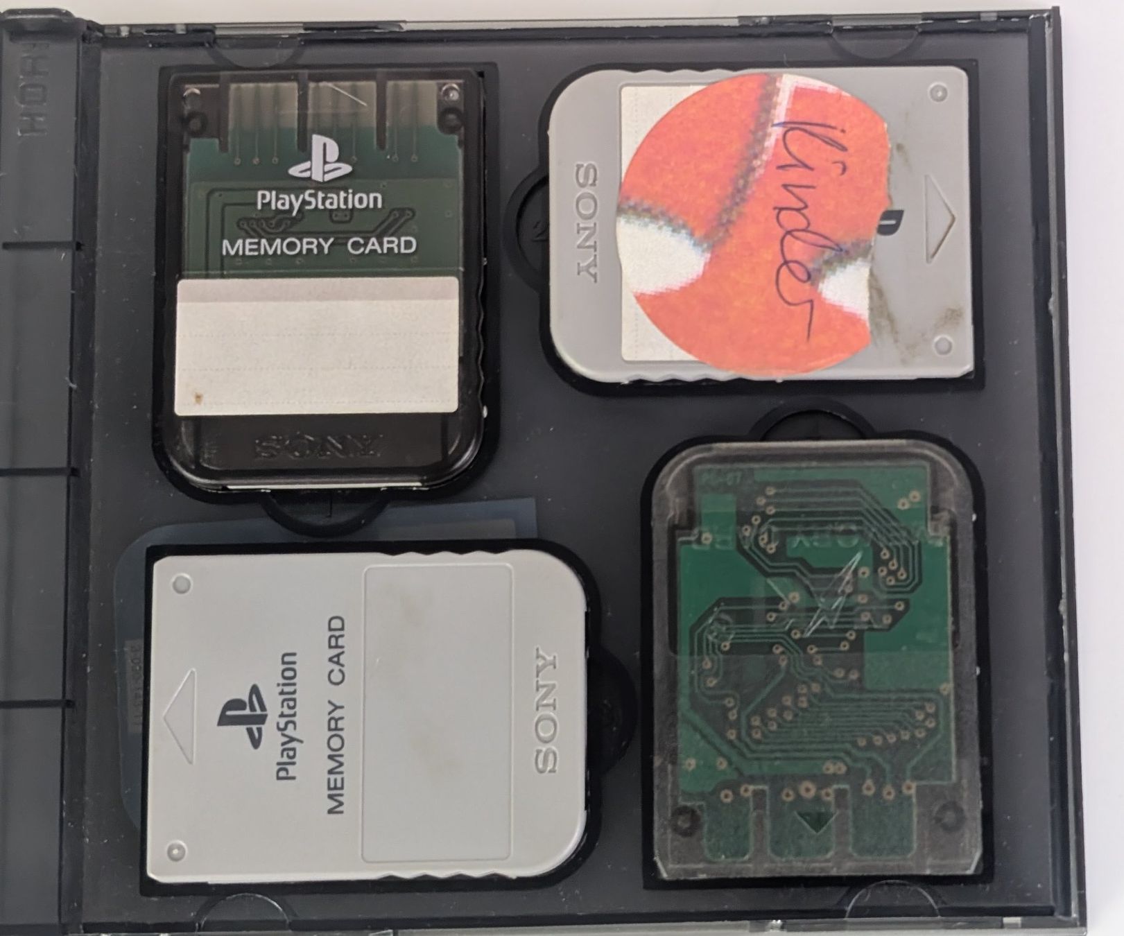 Sony Giochi: Memory Card inkl. Case für Playstation, PS1 – Usato da Zürich venduto da axolottchen