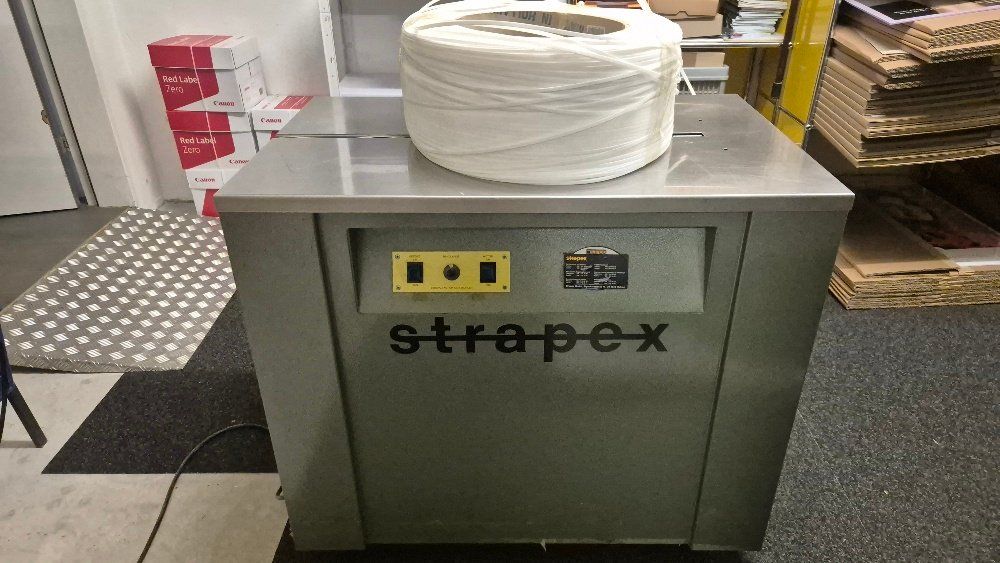 Strapex Macchine rilegatrici: Strapex Umreifungshalbautomat – Usato da Kilchberg ZH venduto da pascart