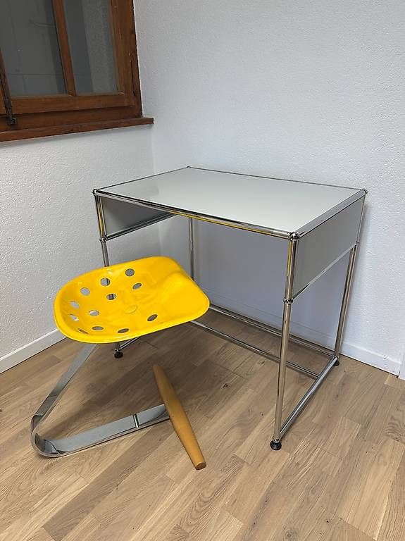 USM Bureaux: Bureau / Desserte USM Haller en Gris Clair // Ref. AY0432 – D'occasion à Ravoire par ARKY_s