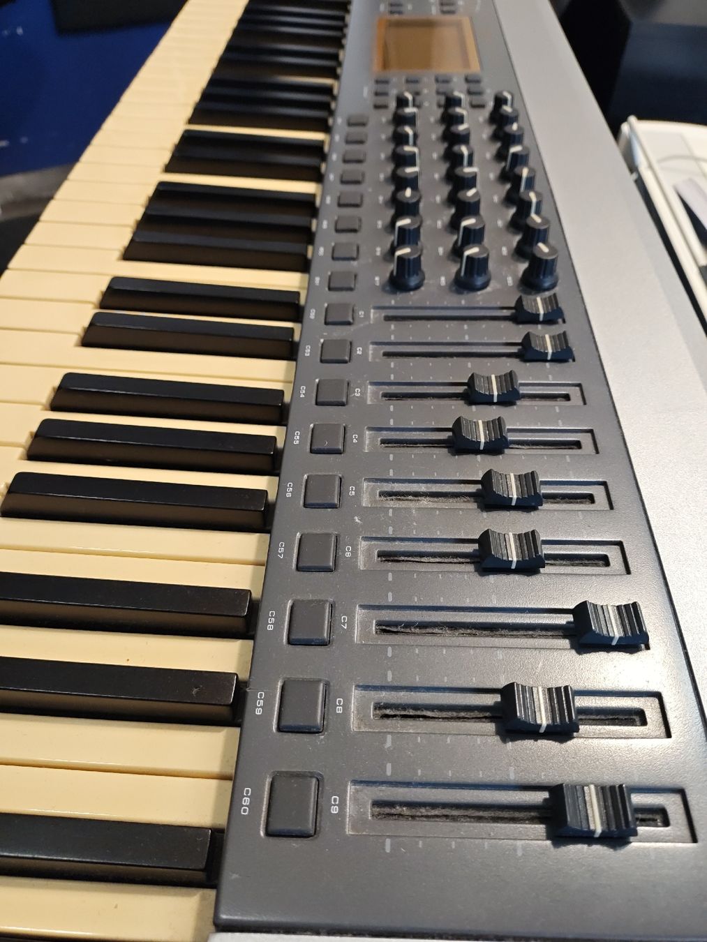 M-Audio Strumenti musicali: M-Audio Keystation Pro 88 Controller älterer Jahrgang – Usato da Winterthur venduto da Winti-Piano 1