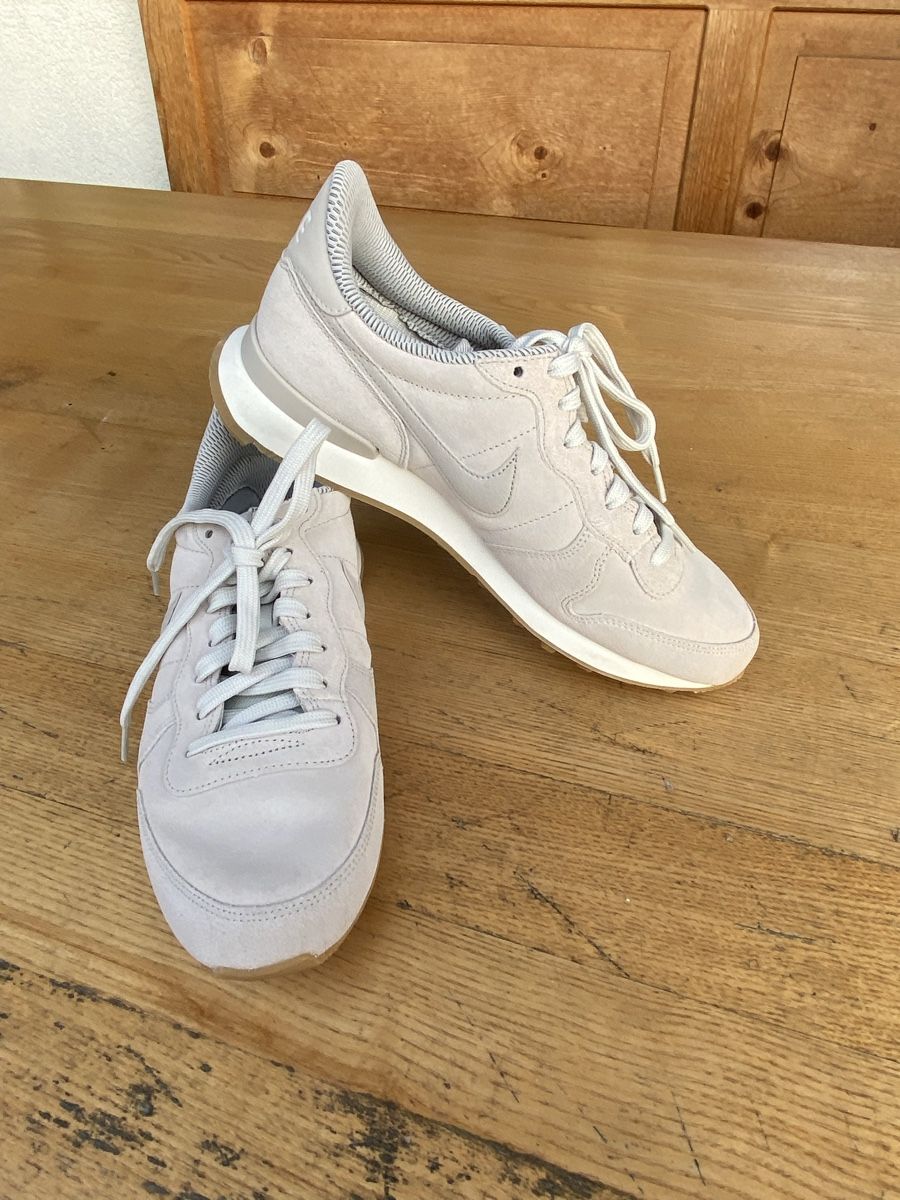 Nike Scarpe da donna: Nike Sneaker Schuhe Gr. 40 hellgrau – Nuovo (secondo la descrizione) da Fislisbach venduto da KolibriSecondhand 4