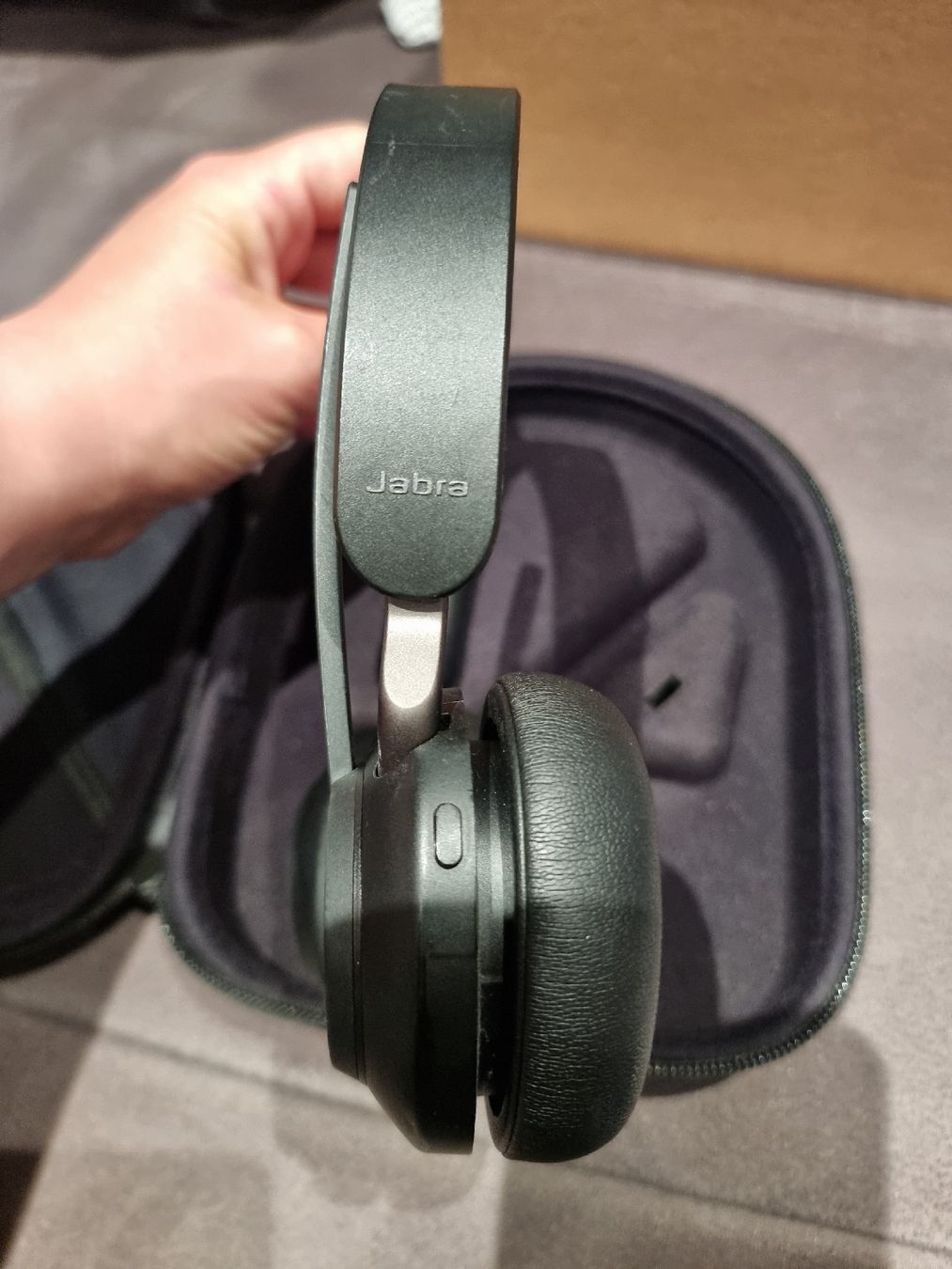 Jabra Casques audio: Jabra Kopfhörer mit Case – D'occasion à Balzers par Homeandgarden 2